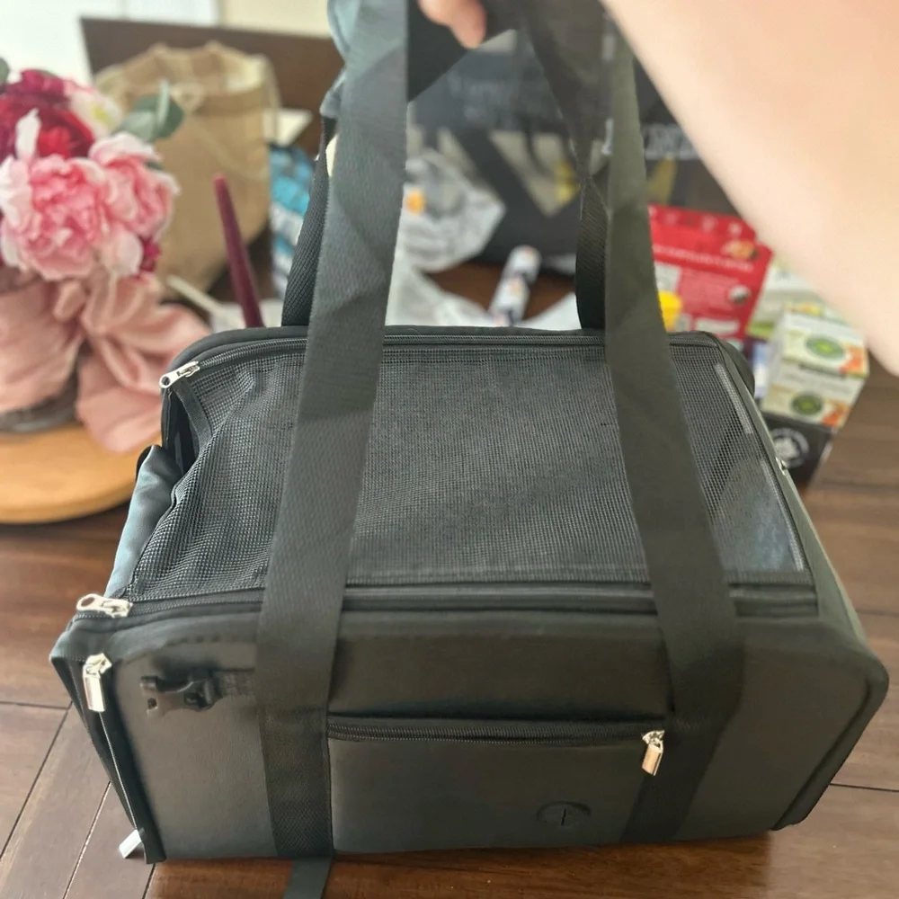 NWOT Black Pet Carrier for Comfortable Dog Travel